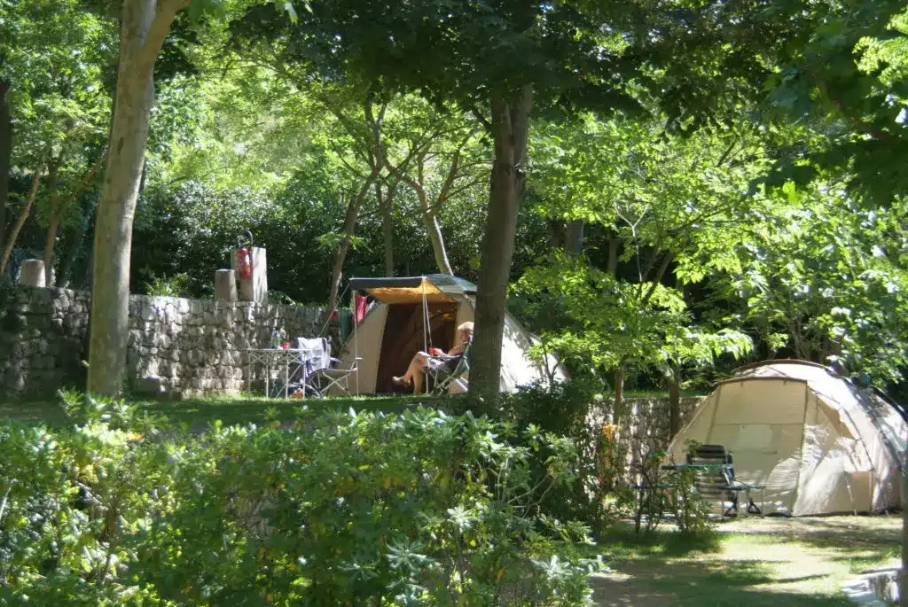 emplacement camping nice les pinedes
